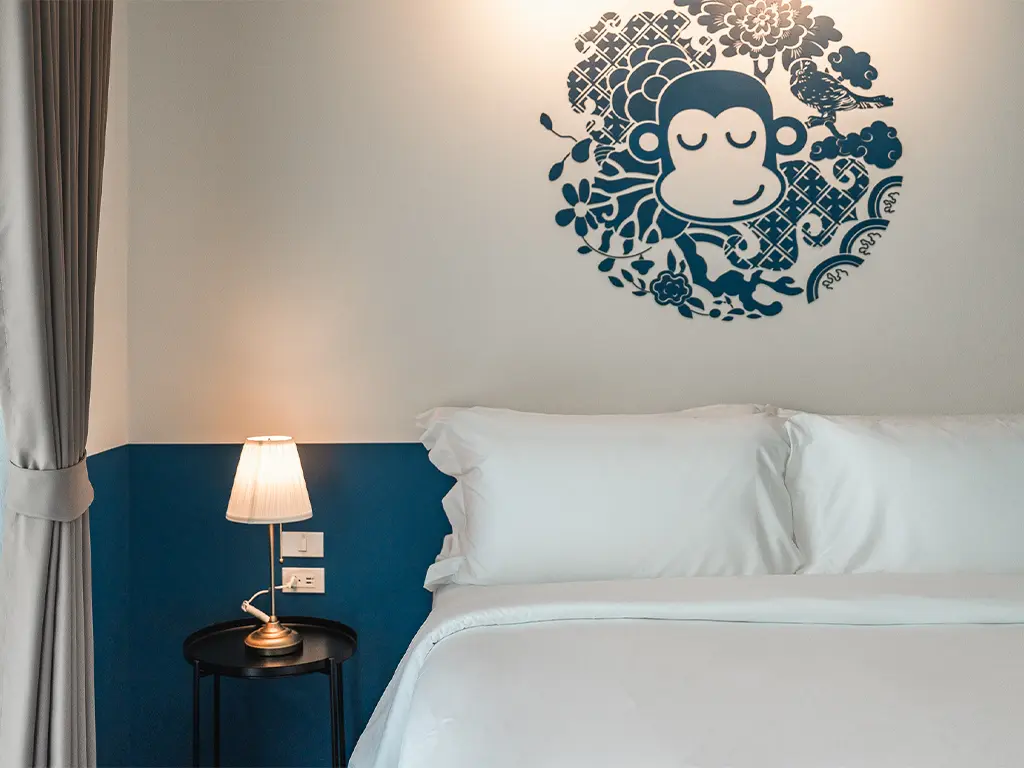 Chimpanzee Pod Suite (One Bed Suite)